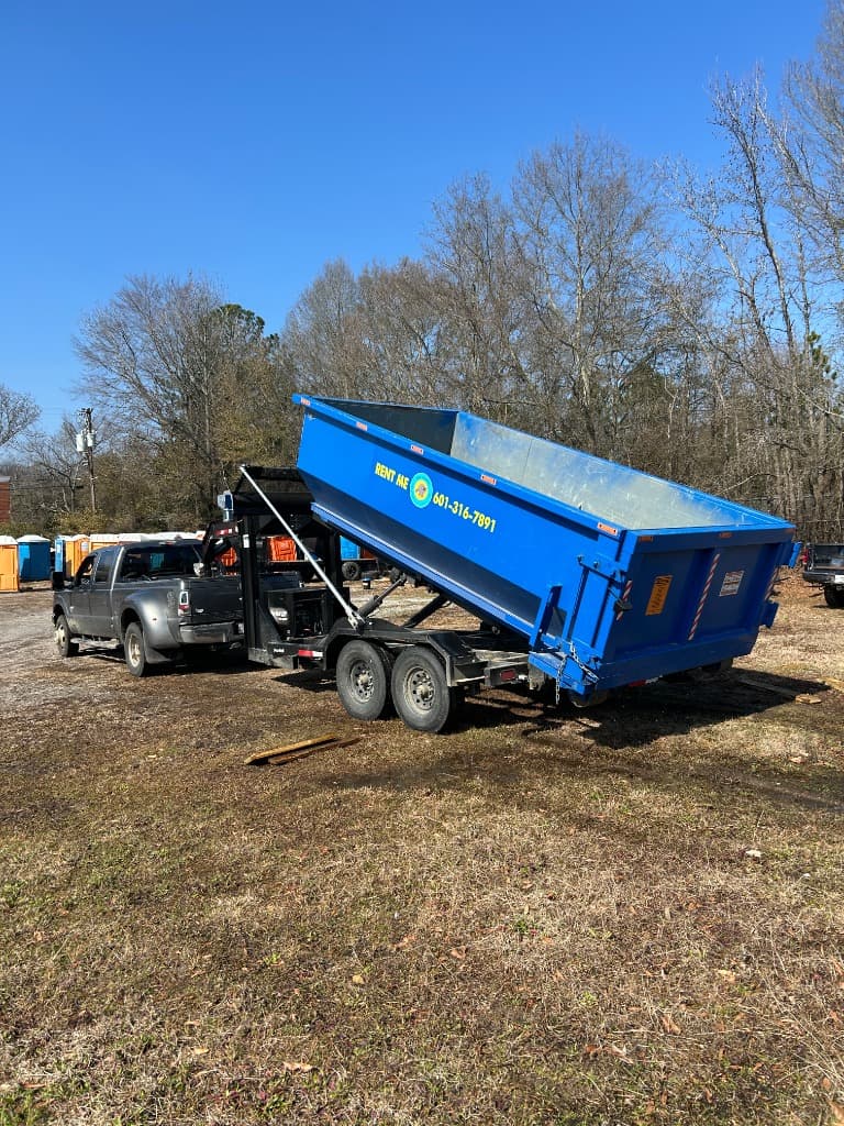 Small dumpster fitting in tight space